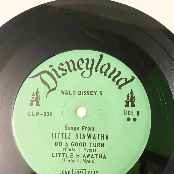 Vintage 1968 Disney Little  Hiawatha 7 Inch Record and Book - Picture 14 of 14